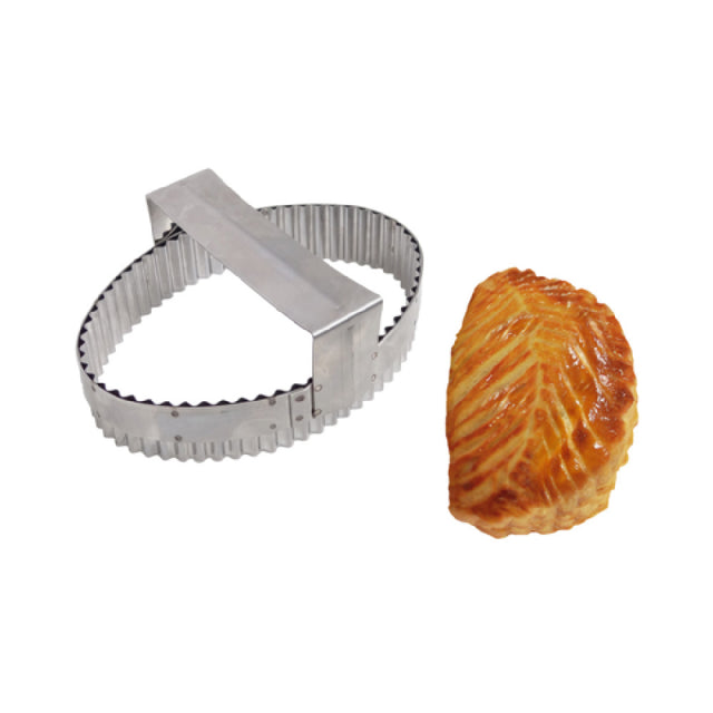 Louis Tellier 845170 Pastry Cutter With Handle Plain Round Apple Turnover