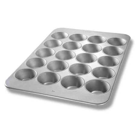 Chicago Metallic 44705 Pecan Roll/Large Muffin Pan 17-7/8" X 25-7/8" Overall Makes (20) 3-11/16" Dia. Muffins